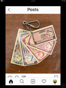 مغناطيس الثلاجة والميداليات
